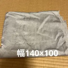 光沢のある生地　薄いグレー