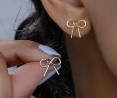 新品☆ピアス☆リボン☆ゴールデンシルバーカラー☆可愛くて素敵☆