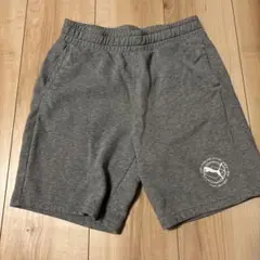 PUMA グレー ショートパンツ　スウェット　140