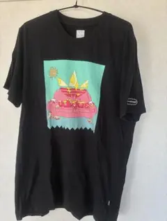 カラフルグラフィック ブラックTシャツ