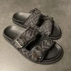 【FENDI】フェンディ モノグラム バックル サンダル ユニセックス 新品