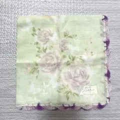 花柄 蝶模様 ガーゼハンカチ　薄緑　レース