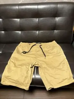 ホリスター　ベージュ ショートパンツ ハーフパンツ