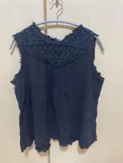 studio CLIPレース装飾付き黒ノースリーブシャツ