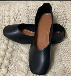 25.0ブラック　フラットシューズ　ローヒールパンプス　Vカット　楽ちんシューズ
