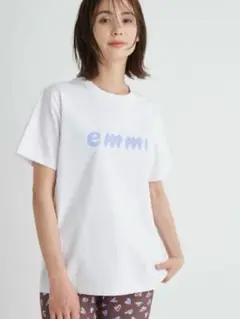 emmi atelier ペイントemmi ロゴ Tシャツ