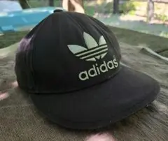 adidas 黒キャップ 三本線ロゴ フリーサイズ