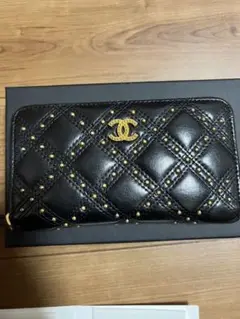 シャネル スタッズ 財布