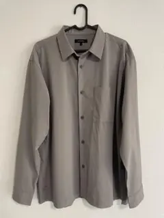 ベージュ長袖シャツ ポケット付き