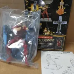 コブラ フィギュア 赤 未開封 台座付き