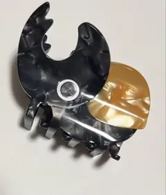 ヘアクリップ　カブトムシ