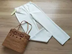 新品ビースリー B-three　ジョーゼットスリムストレート パンツ 9号 白