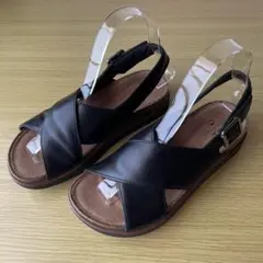 【Clarks/クラークス】エレインクロス レザーサンダル