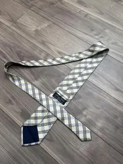 美品　青山　ネクタイ　ベージュ　チェック　レトロ　クラシック　シルク　日本製