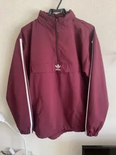adidas アノラック　えんじ色