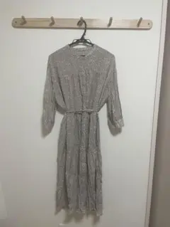 花柄ワンピース