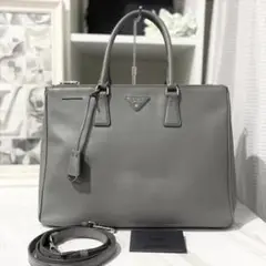 プラダ サフィアーノラックス グレー 2way ハンドバッグ 美品☆