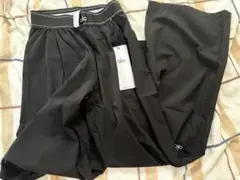 新品未使用alo Yoga Suit Up Trouser aloパンツS