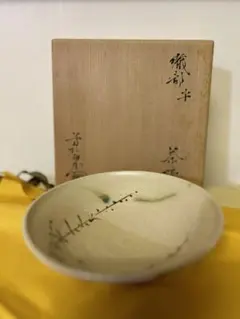 織部焼　黄瀬戸　中鉢　木箱入り　加藤芳右衛門作　希少品　美術品 織部焼 黄瀬戸中鉢 木箱入り加藤芳右衛門作 希少品 美術品
