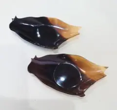 鯨髭板(鯨べっこう)製 ギター用ピック 白蝶貝細工入　２種4枚セット 鯨髭板(鯨べっこう)製 ギター用ピック 白蝶貝細工入