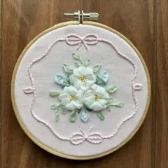 クチュリエ　立体リボン刺繍フレームハンドメイド完成品　アネモネ