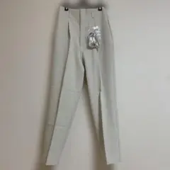 アイボリー　パンツ　レディース
