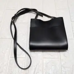 レディースショルダーバッグ　ブラック　ミニバッグ