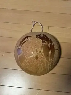 パナマで購入　ココナッツに鳥の手彫り