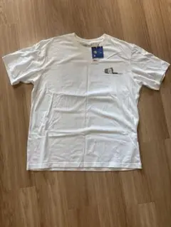 新品未使用品　UNIQLO Tシャツ