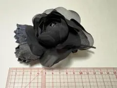 黒い薔薇のブローチ コサージュ