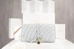 クロエ 未使用美品 アルファベット フラップ長財布