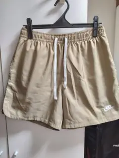 NIKE ウーブン ショーツ ベージュ