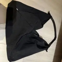黒のナイロン トートバッグ