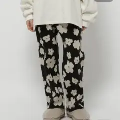 なめらかタッチニットパンツ