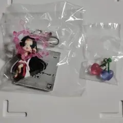 ワンピース フィギュアキーホルダーvol.2 ボア・ハンコックとメロメロ実セット