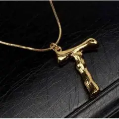 ビンテージ風 ビッグ イニシャル ネックレス 英字 レトロ T インスタ 秋服