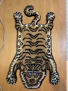 タイガーラグ 虎ラグ 新品