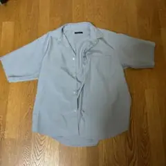 水色半袖シャツ