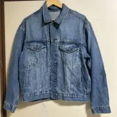 ライトブルーデニムジャケット 流行りの浅めのビンテージ加工