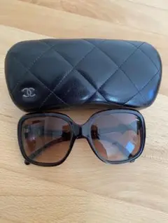 美品 CHANEL リボンサングラス