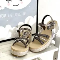 未使用 MUUM ムーム パイソン調ストラップサンダル