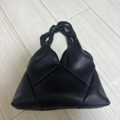 黒い合成皮革ハンドバッグ