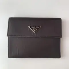 プラダ 三つ折り財布