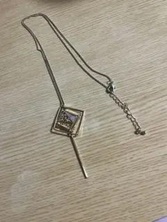 四角形ペンダントネックレス
