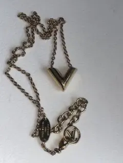 【美品】LOUIS VUITTON ルイヴィトン エセンシャルV ゴールド