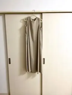極美品　ベージュ ノースリーブ ロングワンピース M