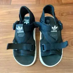 adidas　アディダス　子供用サンダル　サイズ21
