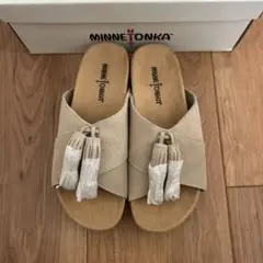 【未使用】MINNETONKA MILA フラットサンダル 6 ストーン