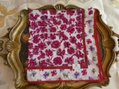 メルカリ便♡GIVENCHY♡花柄 大判ハンカチ 白