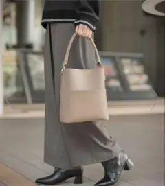 【美品】LAKOLE ワンハンドル2WAYスクエアバッグ3